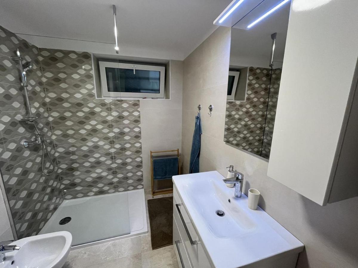 Apartment Hermes Ловран Екстериор снимка